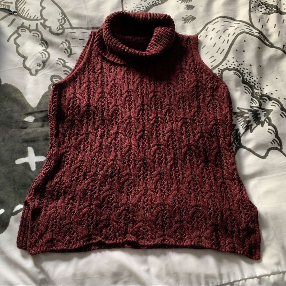 Sleeveless cowl neck sweater
